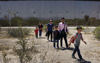 PESE A REDADAS, SE REDUCE CIFRA DE ARRESTOS DE MIGRANTES EN LA FRONTERA SUR DE EU